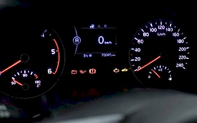 Araba Neden Gaz Yemez?